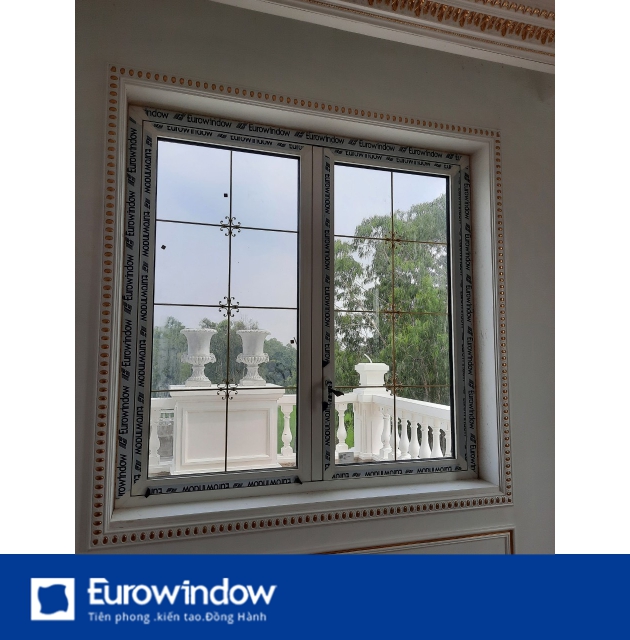 Cửa Sổ Nhôm 2 Cánh Mở Quay Trong Eurowindow